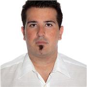 Entrenador personal titulado en las siguientes materias: TAFAD, entrenador personal, técnico deportivo de nivel 2 de fútbol y nivel 1 de natación, actividades 
dirigidas: ciclismo indoor, pilates